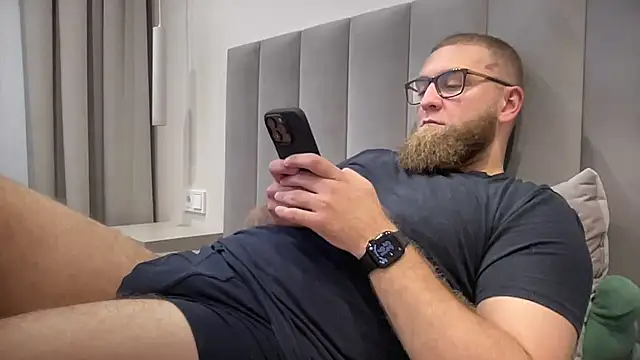 Snapshot of Bear_bear_ chatting on September 18, 1:35 pm Bear bear online show from September 18, 1:35 pm