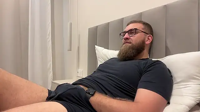 Snapshot of Bear_bear_ chatting on November 14, 11:42 am Bear bear online show from November 14, 11:42 am