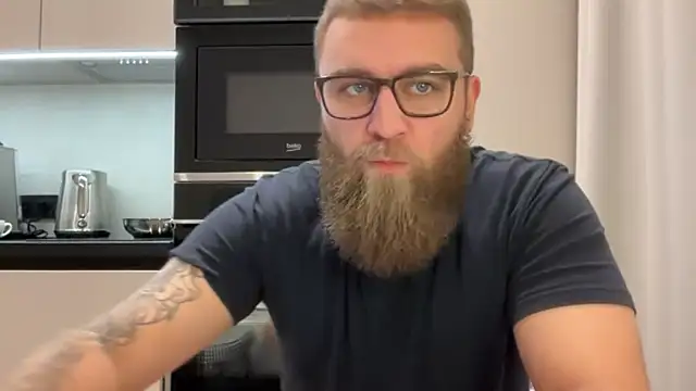 Snapshot of Bear_bear_ chatting on November 25, 11:21 am Bear bear online show from November 25, 11:21 am