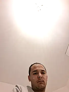 Snapshot of Vyrgin_boy chatting on November 20, 8:47 am Vyrgin boy online show from November 20, 8:47 am