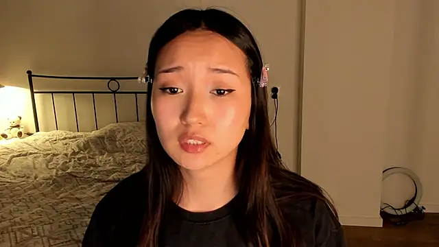 julias tapes online show from February 13, 9:27 pm