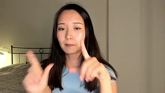 julias tapes online show from February 28, 3:04 pm