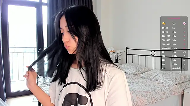 julias tapes online show from March 20, 7:25 am