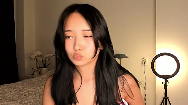 julias tapes online show from March 21, 8:40 pm