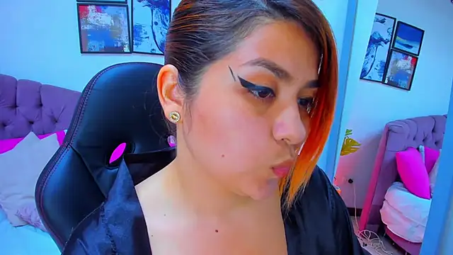 Gretta Queen online show from February 8, 1:22 am