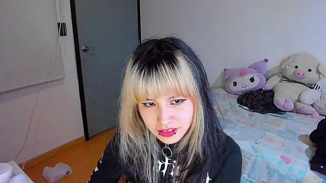 Snapshot of Akane-Mou chatting on December 12, 5:31 am Akane-Mou online show from December 12, 5:31 am