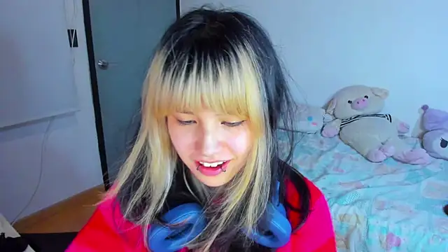 Snapshot of Akane-Mou chatting on December 24, 4:00 am Akane-Mou online show from December 24, 4:00 am