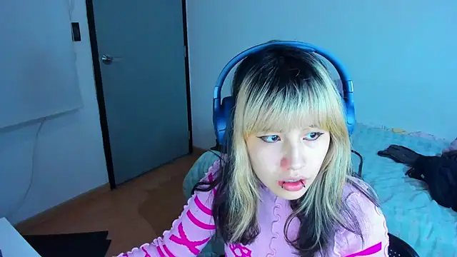 Snapshot of Akane-Mou chatting on December 27, 5:42 am Akane-Mou online show from December 27, 5:42 am