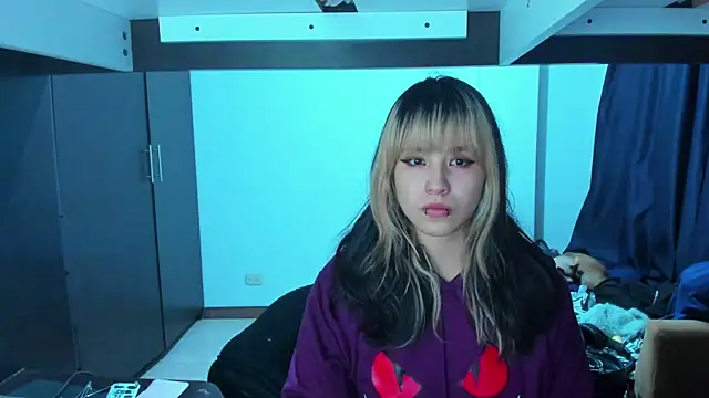 Snapshot of Akane-Mou chatting on January 10, 6:31 am Akane-Mou online show from January 10, 6:31 am