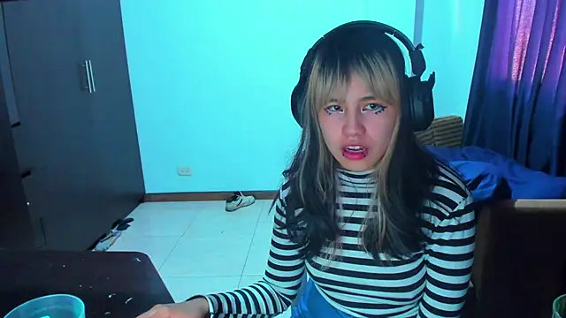 Snapshot of Akane-Mou chatting on January 19, 2:38 pm Akane-Mou online show from January 19, 2:38 pm