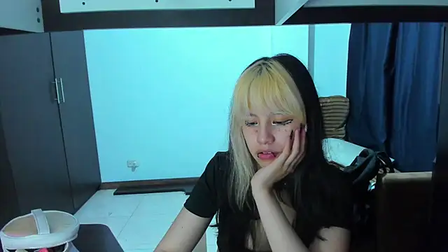 Snapshot of Akane-Mou chatting on February 23, 8:06 am Akane-Mou online show from February 23, 8:06 am