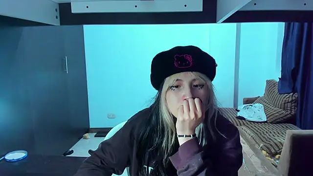 Snapshot of Akane-Mou chatting on March 7, 10:24 am Akane-Mou online show from March 7, 10:24 am