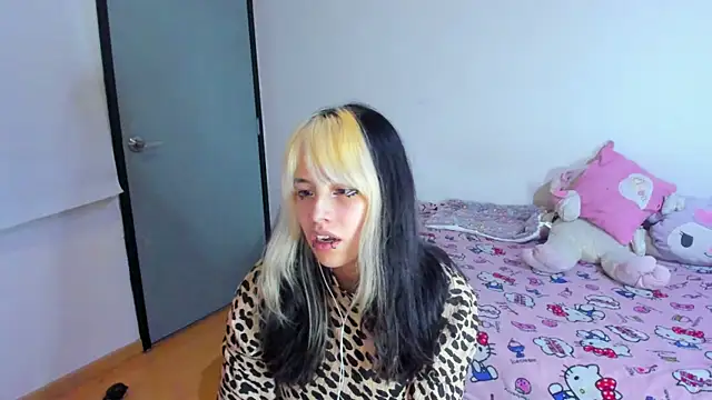 Snapshot of Akane-Mou chatting on March 12, 10:37 am Akane-Mou online show from March 12, 10:37 am