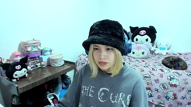 Snapshot of Akane-Mou chatting on September 15, 7:08 am Akane-Mou online show from September 15, 7:08 am