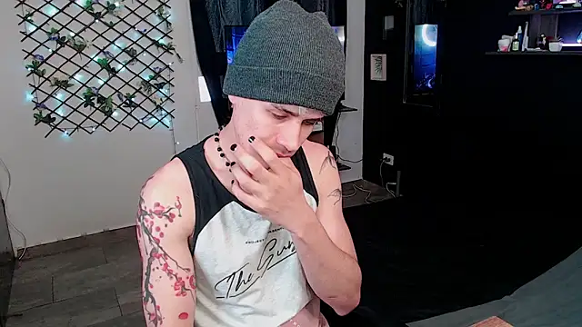 Snapshot of andybxby chatting on January 23, 8:24 pm andybxby online show from January 23, 8:24 pm