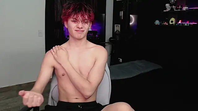 Snapshot of andybxby chatting on February 23, 9:05 pm andybxby online show from February 23, 9:05 pm