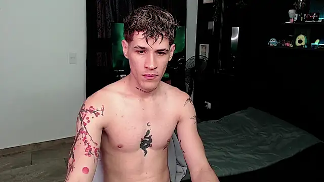 Snapshot of andybxby chatting on February 28, 9:01 pm andybxby online show from February 28, 9:01 pm