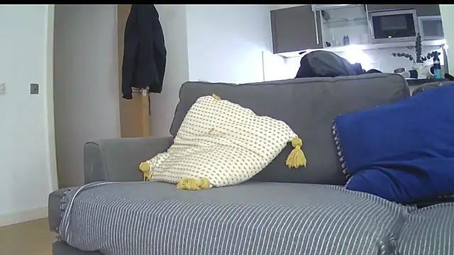 uk-bobbie-uk online show from December 5, 12:44 pm