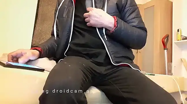 uk-bobbie-uk online show from February 7, 10:20 pm