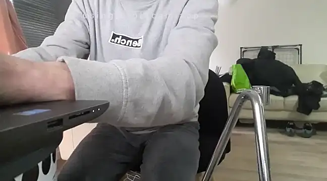 uk-bobbie-uk online show from February 24, 9:00 am