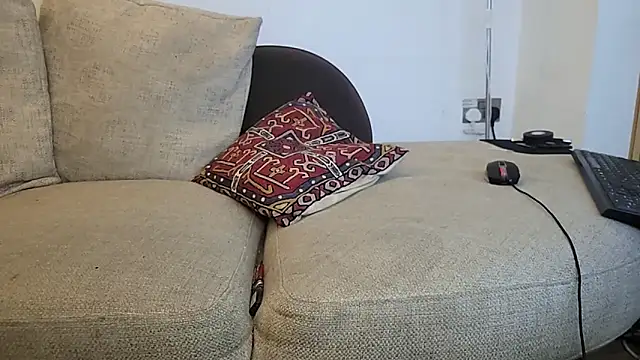 uk-bobbie-uk online show from October 21, 6:25 am