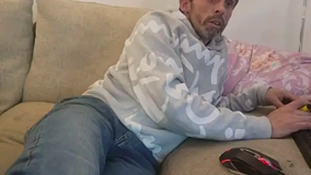 uk-bobbie-uk online show from October 29, 2:47 am