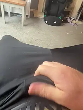 Averagematt1991 online show from October 3, 10:23 am