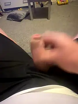 Averagematt1991 online show from October 14, 7:14 pm