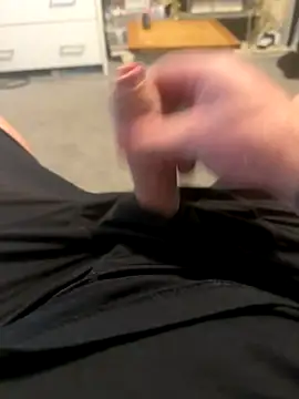 Averagematt1991 online show from November 14, 9:41 am