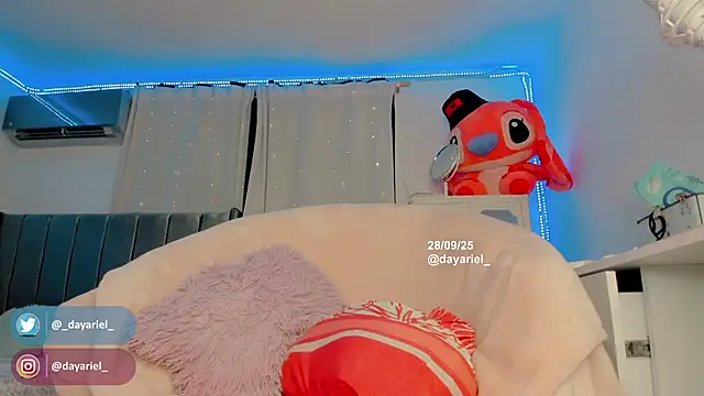 Yellowranger1 online show from September 29, 1:44 am