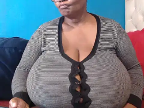 CUTEFIRMMELONSS online show from February 16, 8:54 am