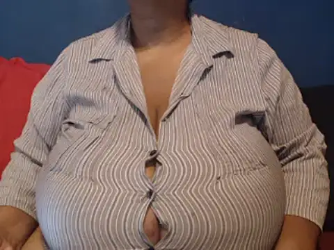 CUTEFIRMMELONSS online show from March 4, 9:51 am