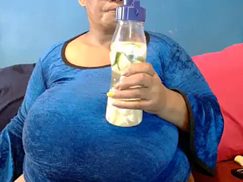 CUTEFIRMMELONSS online show from March 5, 8:54 am