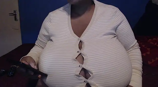 CUTEFIRMMELONSS online show from March 6, 9:20 pm