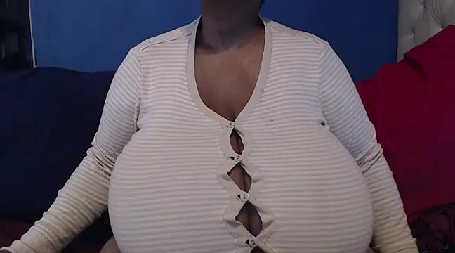 CUTEFIRMMELONSS online show from March 7, 8:23 am