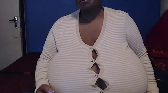 CUTEFIRMMELONSS online show from March 8, 5:28 am