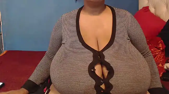 CUTEFIRMMELONSS online show from March 11, 12:28 pm