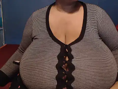 CUTEFIRMMELONSS online show from March 11, 8:53 pm