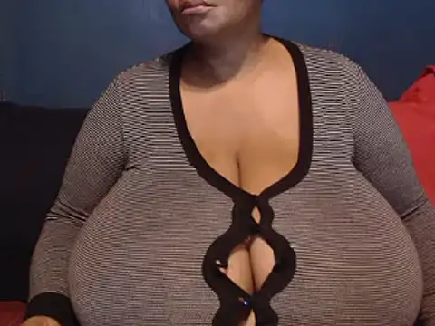 CUTEFIRMMELONSS online show from March 13, 3:33 am