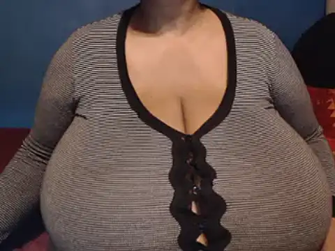 CUTEFIRMMELONSS online show from March 13, 5:18 pm