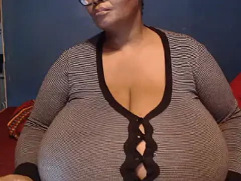 CUTEFIRMMELONSS online show from March 13, 8:22 pm