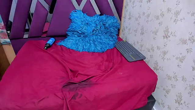 Snapshot of lara_murphy chatting on March 2, 9:32 pm lara murphy online show from March 2, 9:32 pm