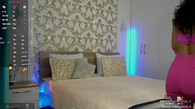 Snapshot of merca_8 chatting on December 18, 10:51 am merca 8 online show from December 18, 10:51 am