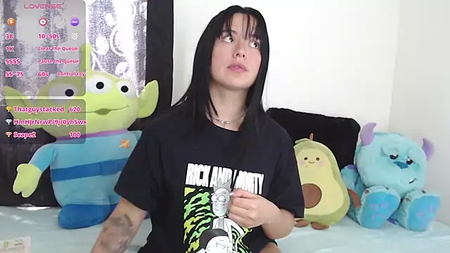 Snapshot of it_l chatting on January 10, 5:24 pm it l online show from January 10, 5:24 pm