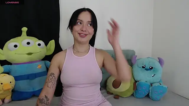 Snapshot of it_l chatting on February 22, 10:29 am it l online show from February 22, 10:29 am