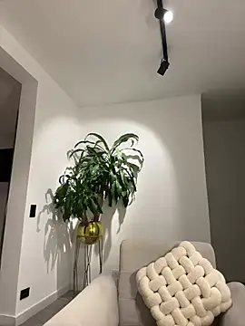 EllaSanz  online show from January 5, 2:49 am