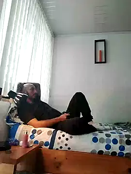 KenllyH online show from January 9, 6:57 pm