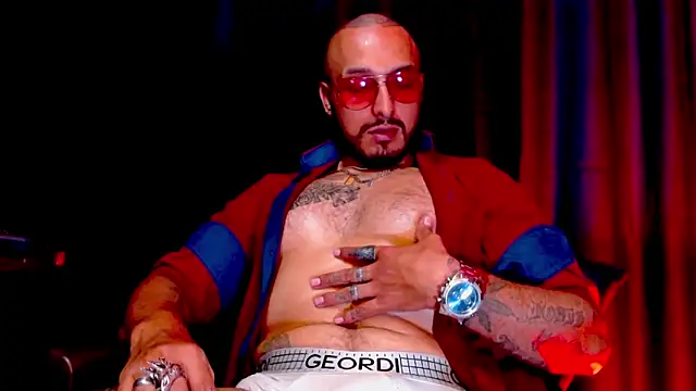 KenllyH online show from February 6, 11:37 pm