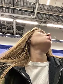 ValenciaShock online show from December 14, 8:23 am