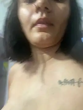 Snapshot of Lucia-Candy chatting on December 18, 1:23 pm Lucia-Candy online show from December 18, 1:23 pm